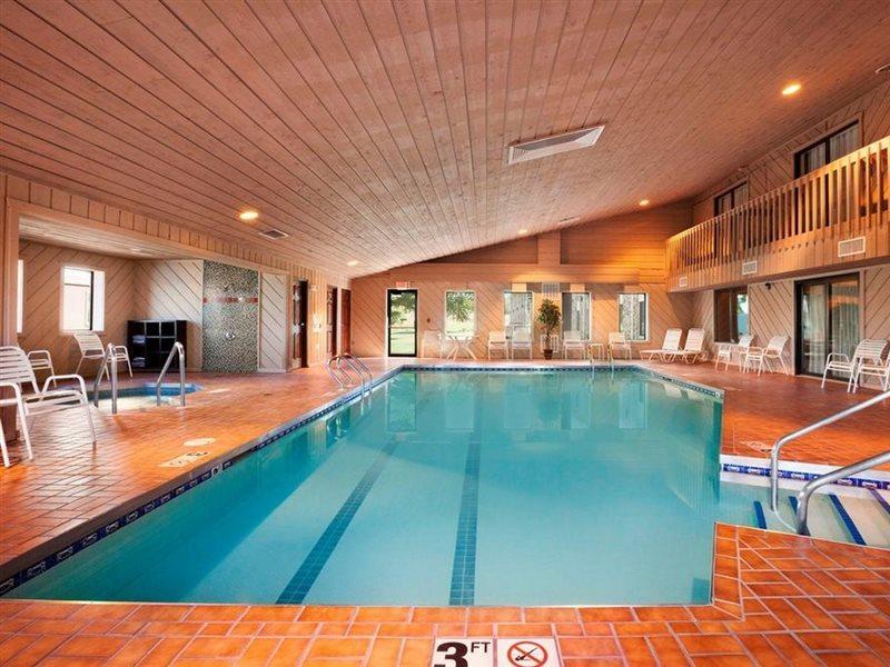 Отель Ramada By Wyndham Wisconsin Dells I-90 Экстерьер фото