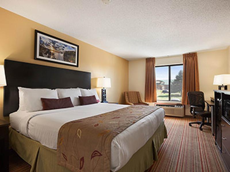 Отель Ramada By Wyndham Wisconsin Dells I-90 Экстерьер фото