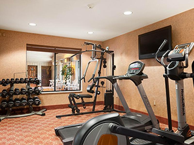 Отель Ramada By Wyndham Wisconsin Dells I-90 Экстерьер фото
