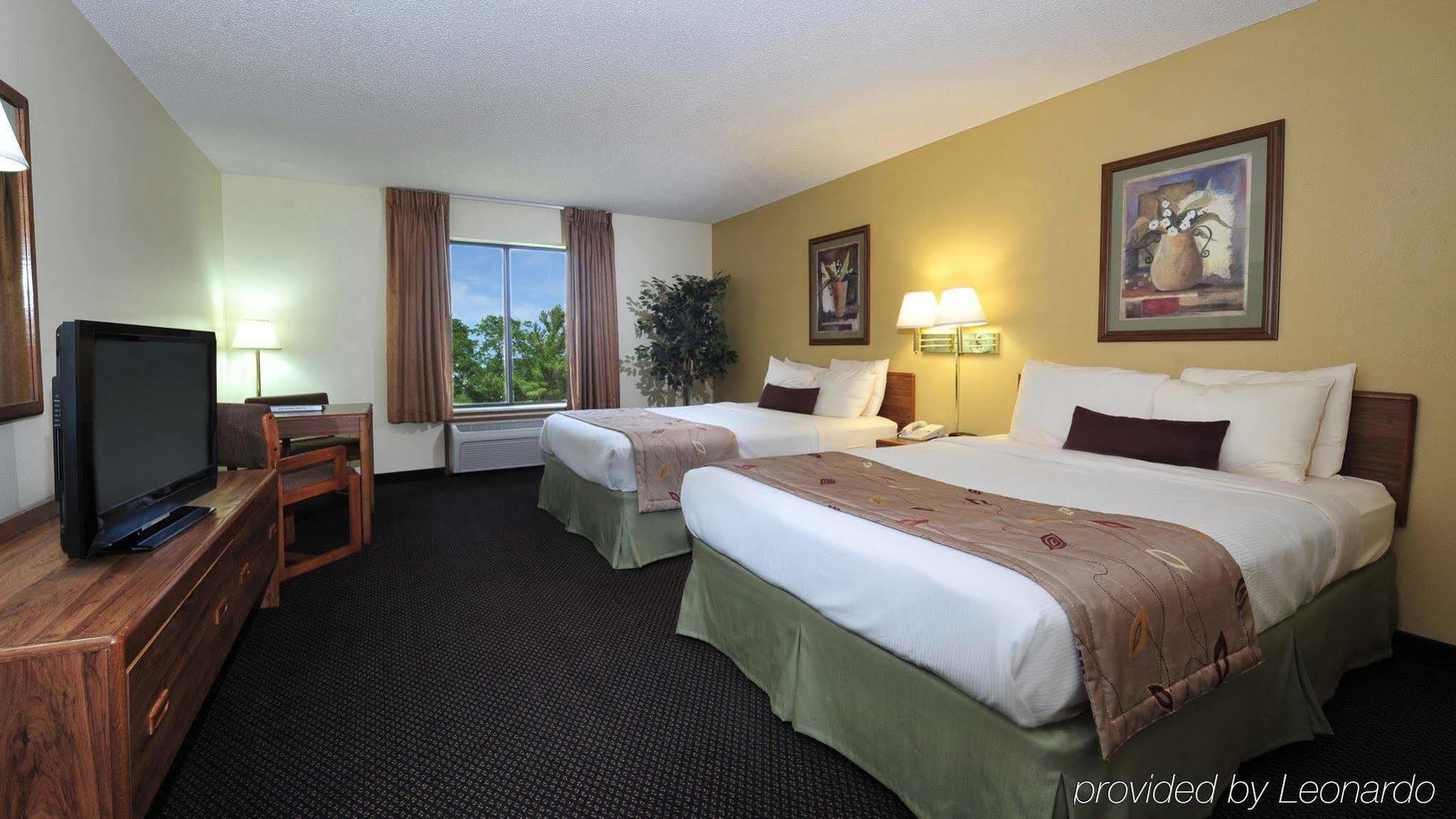 Отель Ramada By Wyndham Wisconsin Dells I-90 Экстерьер фото