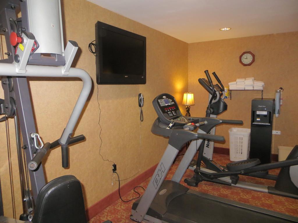 Отель Ramada By Wyndham Wisconsin Dells I-90 Экстерьер фото