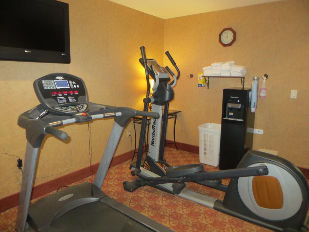 Отель Ramada By Wyndham Wisconsin Dells I-90 Экстерьер фото