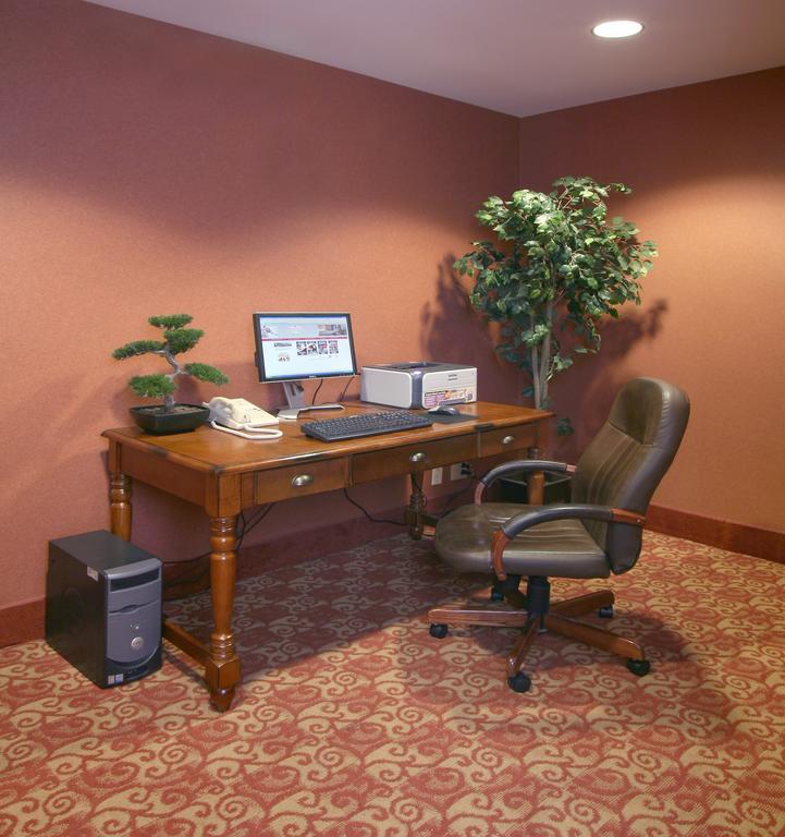 Отель Ramada By Wyndham Wisconsin Dells I-90 Экстерьер фото